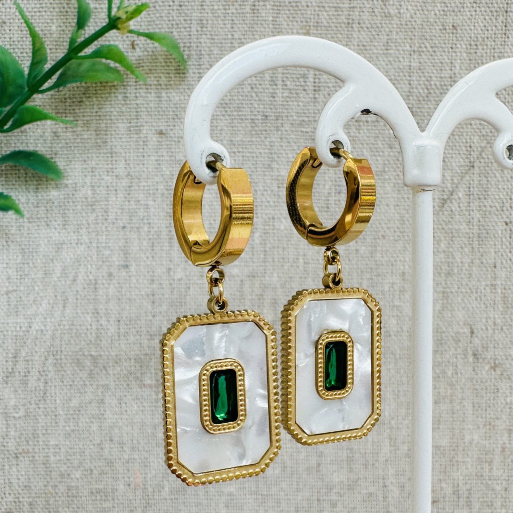 Stainless steel pearl earrings